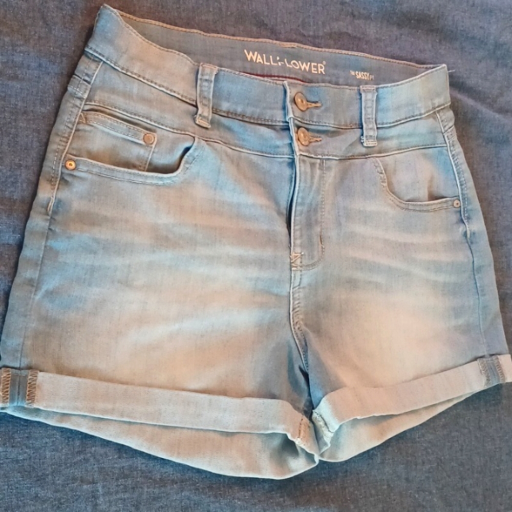 Wallflower denim shorts /size 11/ The Sassy Fit.